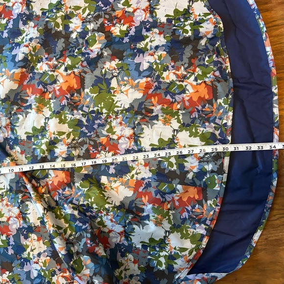 Reversible Floral Print Hooded Poncho Raincoat One Size Fits All - Picture 5 of 5